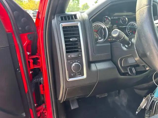 2022 Ram 1500 Classic Warlock Quad Cab 4x4 6'4" Box