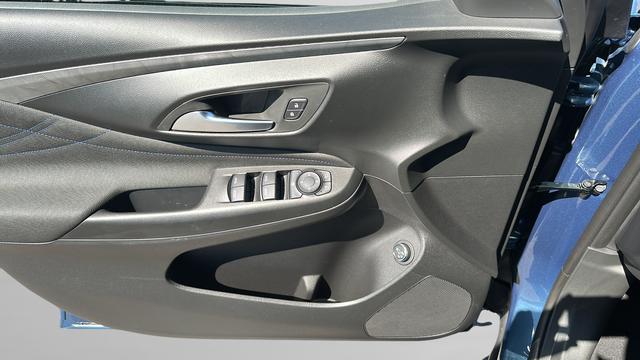 2026 Buick NV Sport Touring FWD