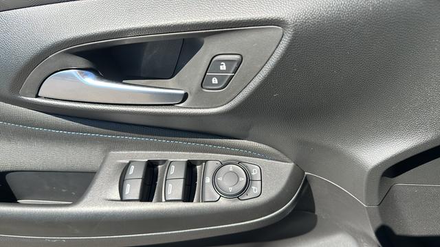2026 Buick NV Sport Touring FWD