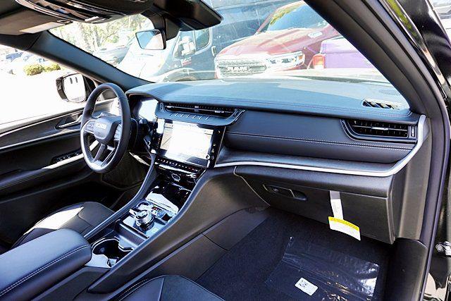 2026 Jeep Grand Cherokee L Altitude 4x4