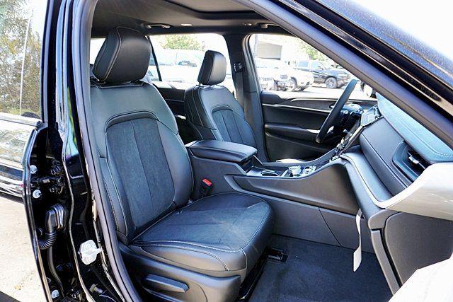 2026 Jeep Grand Cherokee L Altitude 4x4