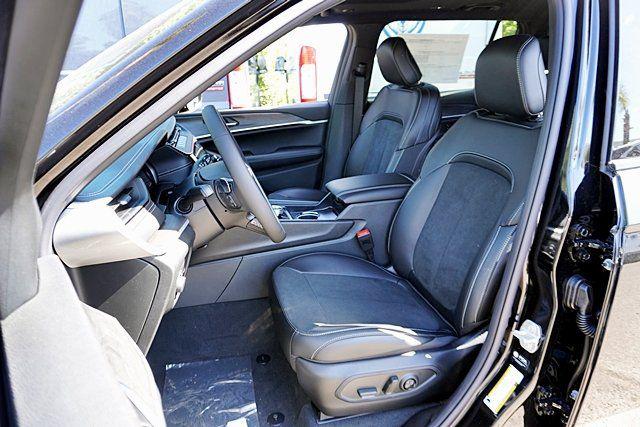 2026 Jeep Grand Cherokee L Altitude 4x4