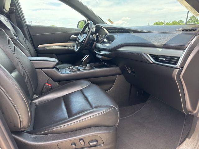 2023 Cadillac XT4 FWD Premium Luxury