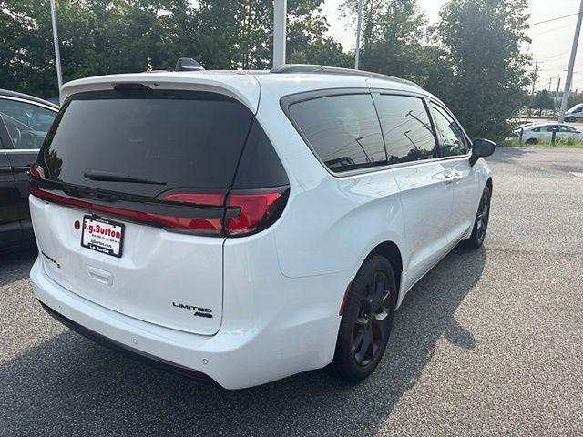 2027 Chrysler Pacifica Limited