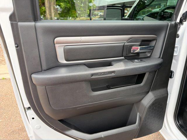 2024 Ram 1500 Classic Warlock Crew Cab 4x4 5'7" Box