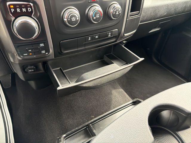 2024 Ram 1500 Classic Warlock Crew Cab 4x4 5'7" Box