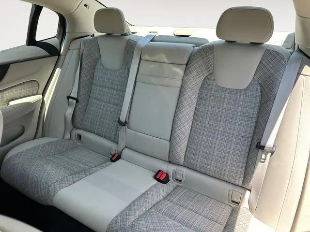2022 Volvo S60 B5 Momentum