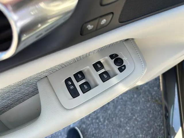 2022 Volvo S60 B5 Momentum