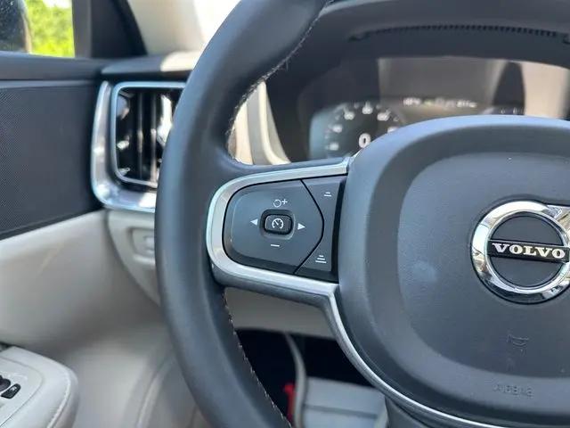 2022 Volvo S60 B5 Momentum