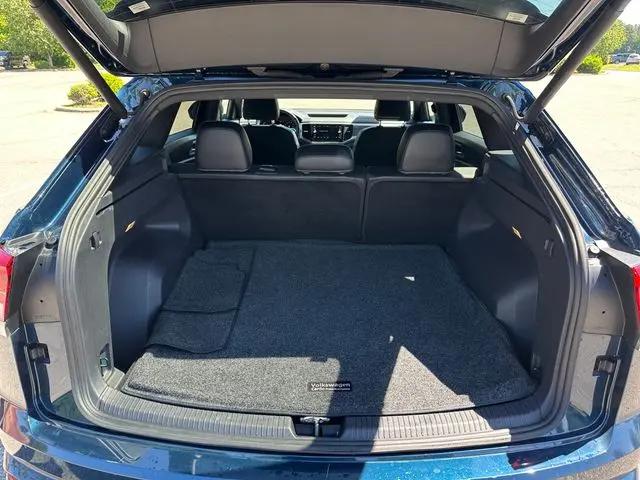 2022 Volkswagen Atlas Cross Sport 3.6L V6 SE w/Technology