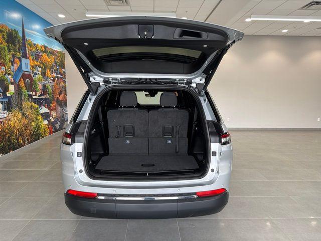 2026 Jeep Grand Cherokee L Altitude 4x4
