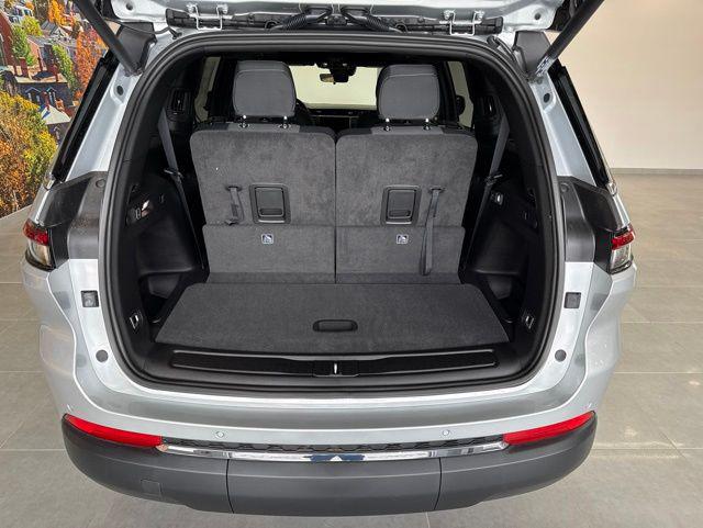 2026 Jeep Grand Cherokee L Altitude 4x4