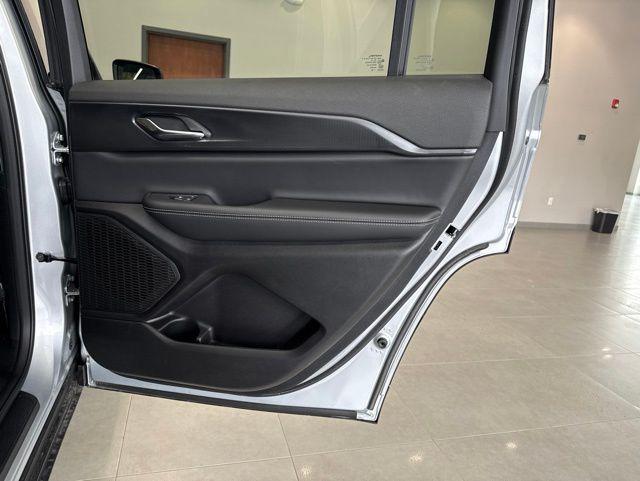 2026 Jeep Grand Cherokee L Altitude 4x4