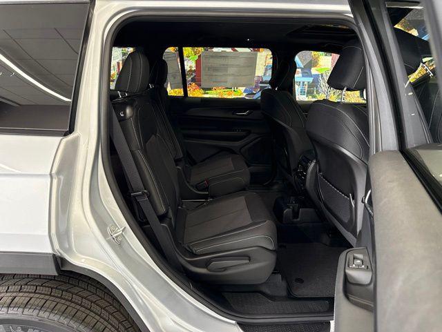 2026 Jeep Grand Cherokee L Altitude 4x4