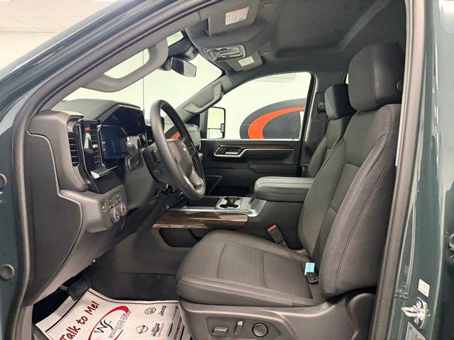 2026 Chevrolet Silverado 3500HD Crew Cab, Long Bed, LT Dual Rear Wheel, RWD