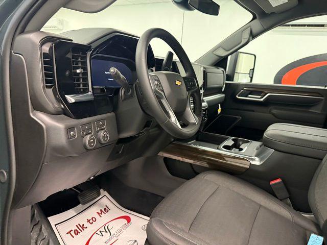 2026 Chevrolet Silverado 3500HD Crew Cab, Long Bed, LT Dual Rear Wheel, RWD