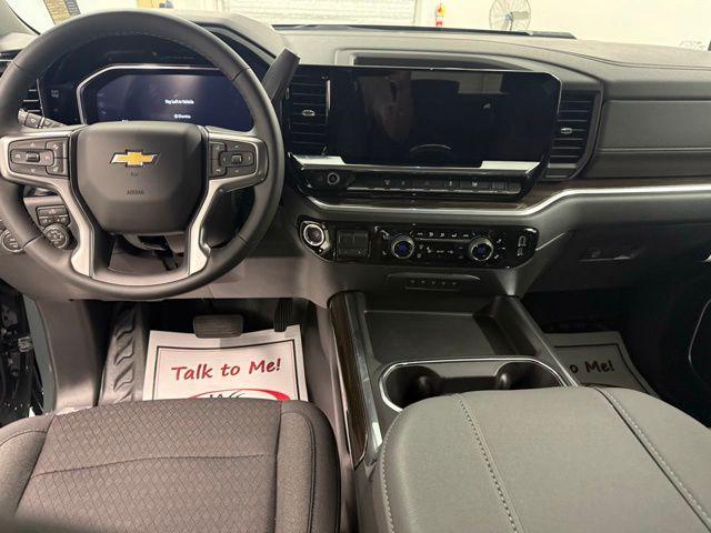 2026 Chevrolet Silverado 3500HD Crew Cab, Long Bed, LT Dual Rear Wheel, RWD