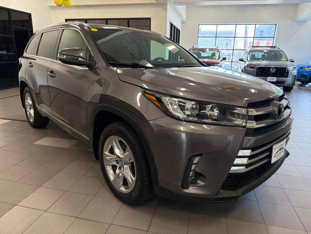 2019 Toyota Highlander Limited for sale in Newton, MA