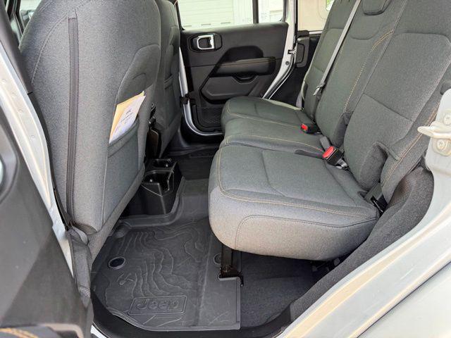 2024 Jeep Wrangler 4-Door Sahara 4x4