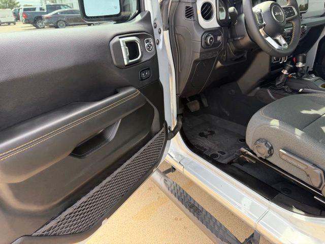 2024 Jeep Wrangler 4-Door Sahara 4x4
