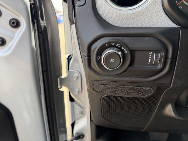 2024 Jeep Wrangler 4-Door Sahara 4x4