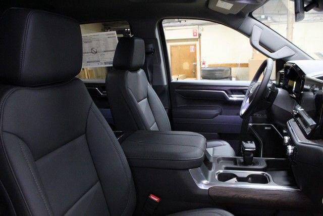 2026 GMC Sierra 1500 Crew Cab, Short Bed, SLT, 4WD