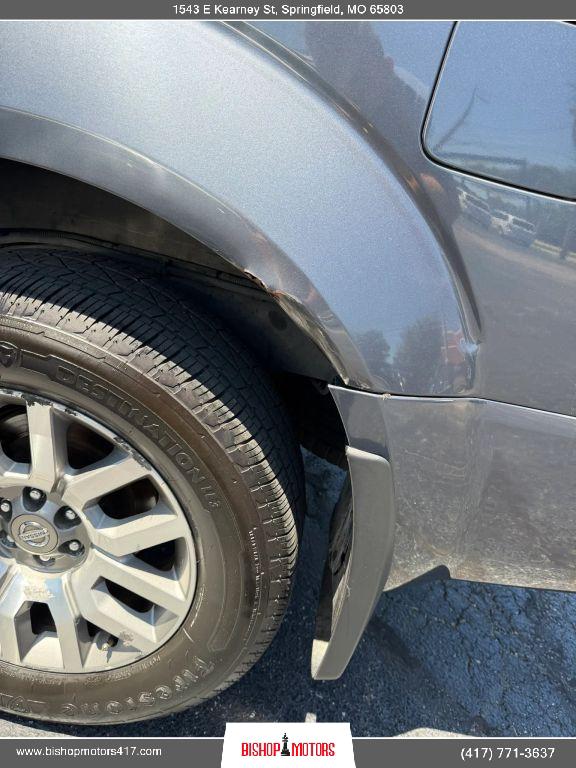 2011 Nissan Pathfinder LE