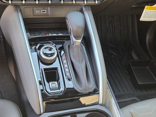 2026 Chevrolet Colorado ZR2 - Photo 14