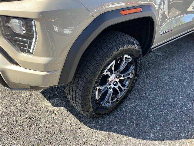 2024 GMC Canyon 4WD AT4