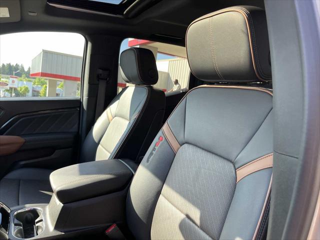 2024 GMC Canyon 4WD AT4