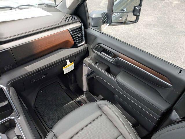 2026 GMC Sierra 2500HD Crew Cab, Standard Bed, Denali, 4WD