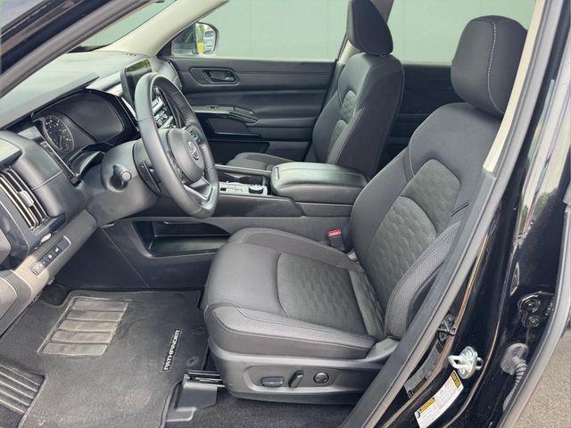 2025 Nissan Pathfinder SV 4WD