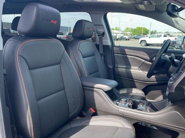 2023 GMC Acadia AT4
