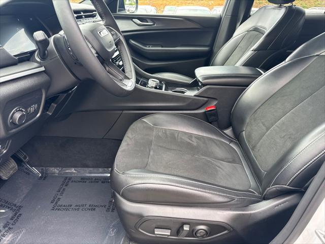 2025 Jeep Grand Cherokee Altitude 4x4