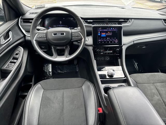 2025 Jeep Grand Cherokee Altitude 4x4