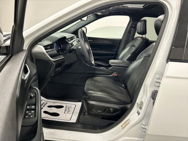 2023 Jeep Grand Cherokee L Altitude 4x4