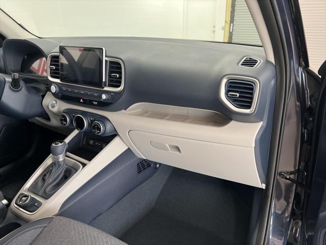 2026 Hyundai Venue SEL w/Two-Tone Roof