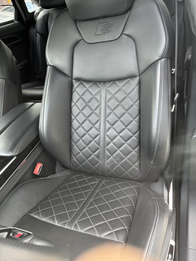 2022 Audi S8 TFSI quattro Tiptronic