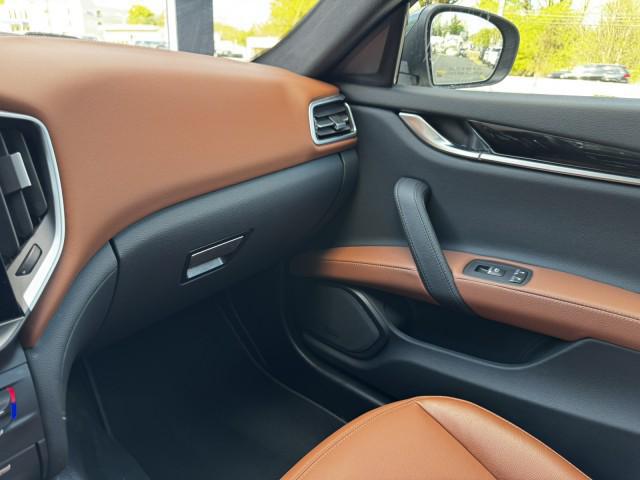 2022 Maserati Ghibli Modena Q4