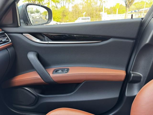 2022 Maserati Ghibli Modena Q4