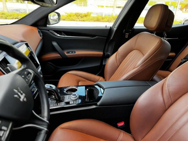 2022 Maserati Ghibli Modena Q4