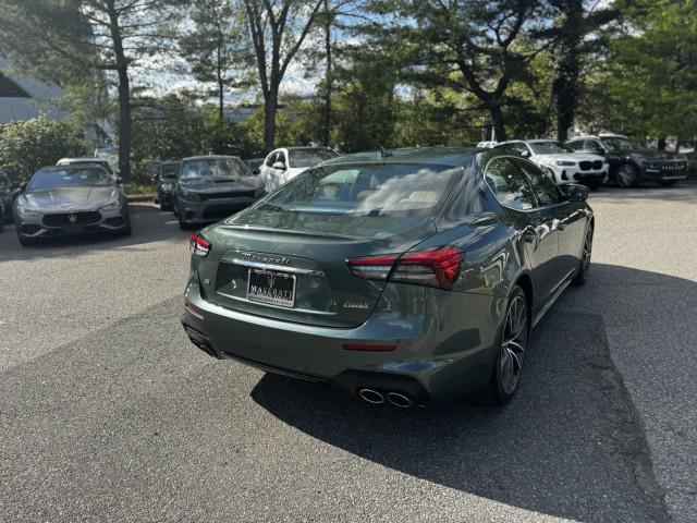 2022 Maserati Ghibli Modena Q4