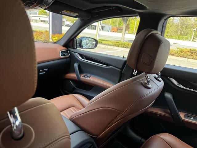2022 Maserati Ghibli Modena Q4
