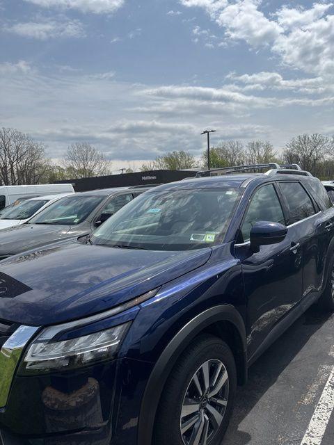 2024 Nissan Pathfinder SL 4WD