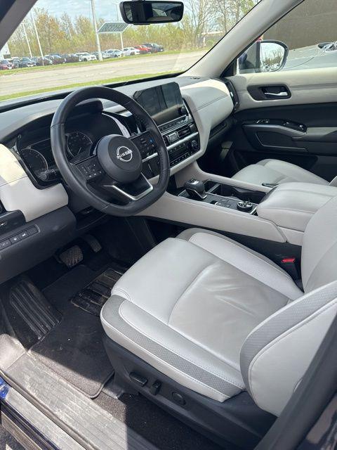 2024 Nissan Pathfinder SL 4WD