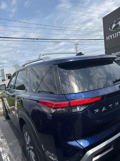 2024 Nissan Pathfinder SL 4WD