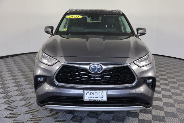 2021 Toyota Highlander Hybrid Platinum