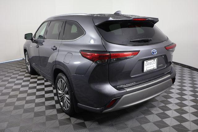 2021 Toyota Highlander Hybrid Platinum