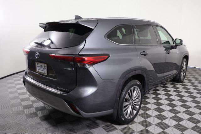 2021 Toyota Highlander Hybrid Platinum