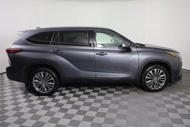 2021 Toyota Highlander Hybrid Platinum